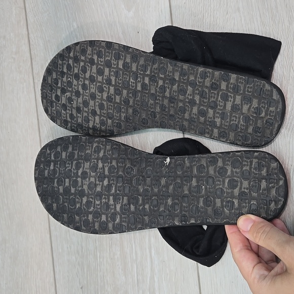 Sanuk Women Black Sandals with Knotted Strap T Strap Flats Shoes Sz 8 - Picture 8 of 9